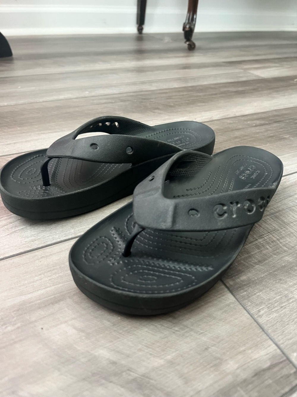 CROCS Black Platform Sandal- 8 - Picture 9 of 13